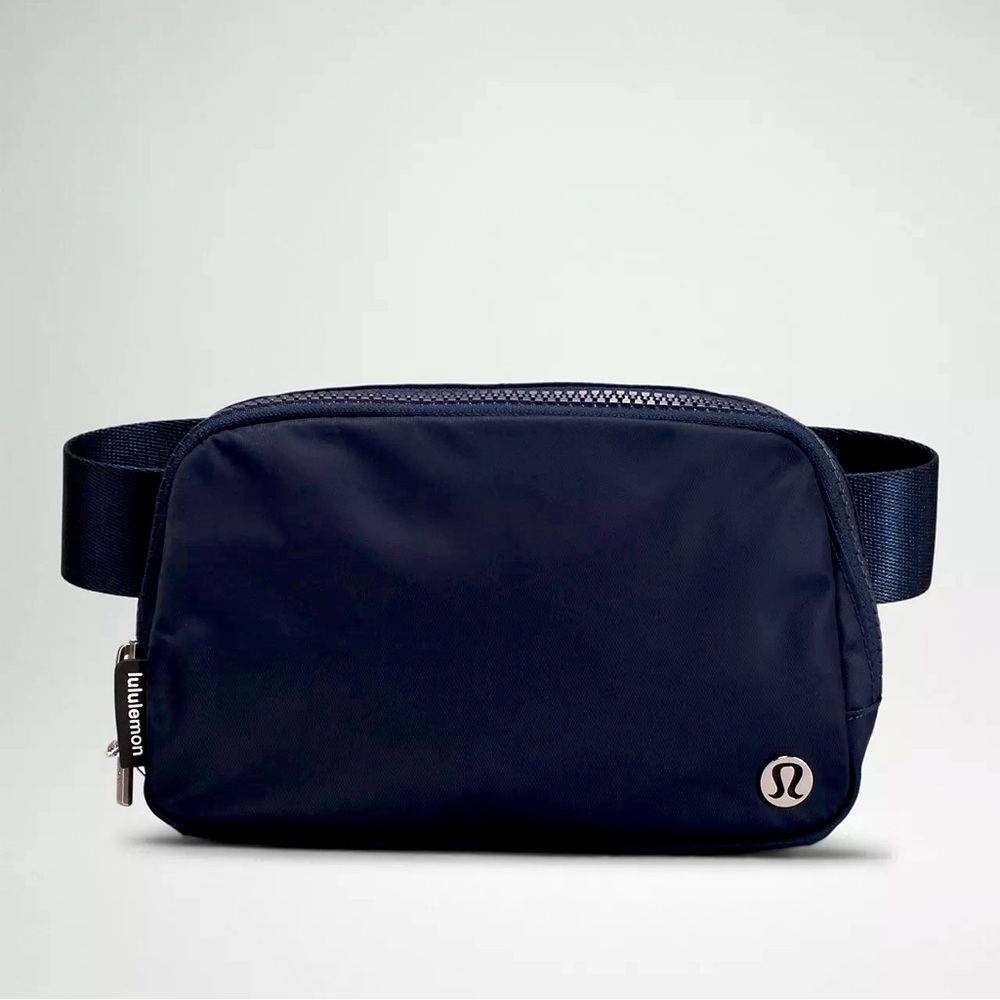 🍋 LULULEMON Everywhere Belt Bag True Navy 1L Unisex